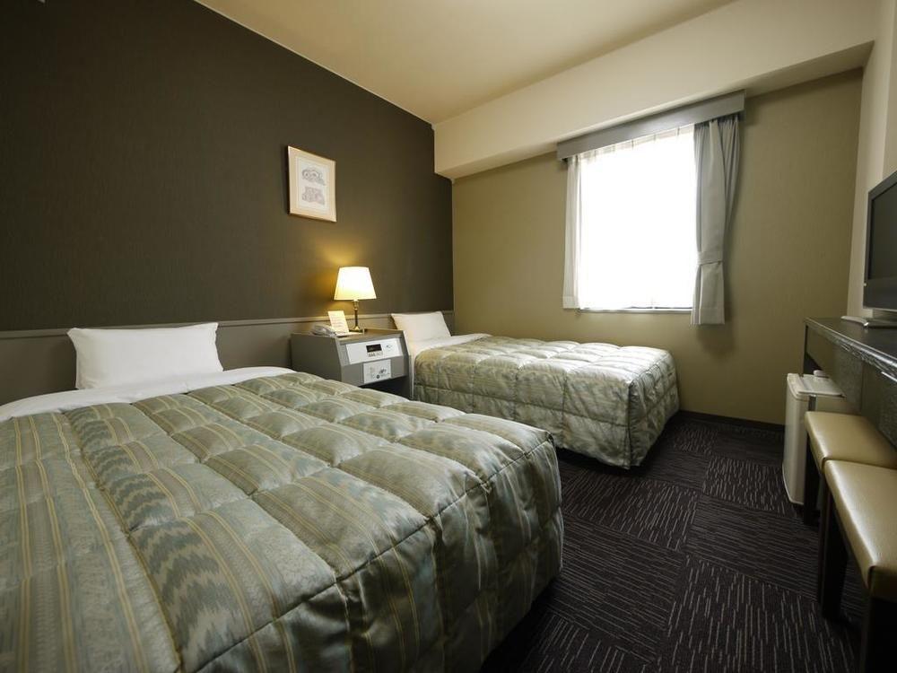 Hotel Route-Inn Toyama Ekimae מראה חיצוני תמונה