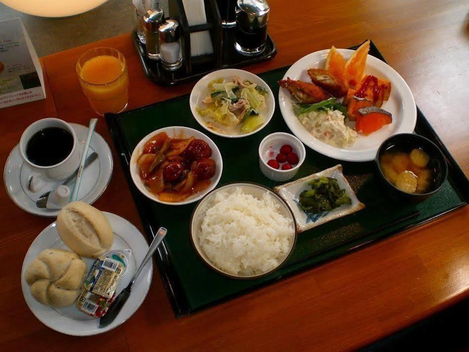 Hotel Route-Inn Toyama Ekimae מראה חיצוני תמונה